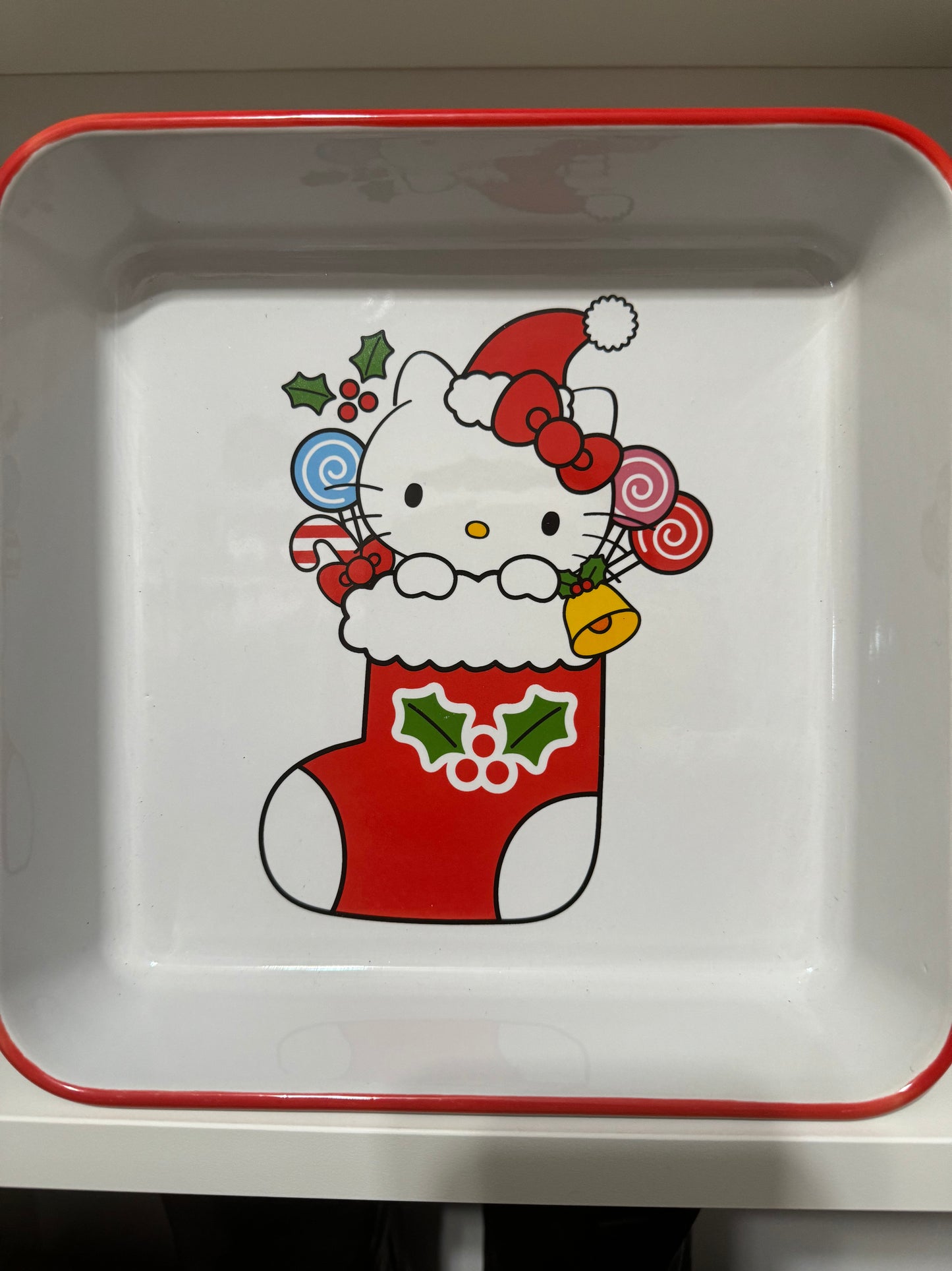 HK White Stocking Baking Dish